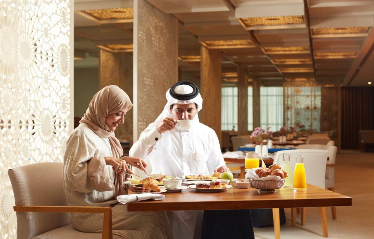 Tilal Jabal Al Kabah Hotell Mekka Exteriör bild A couple from the United Arab Emirates